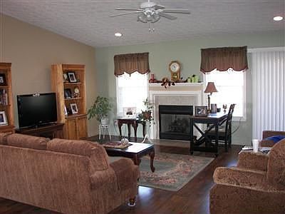 3rd image of 209 Parker Place Dr