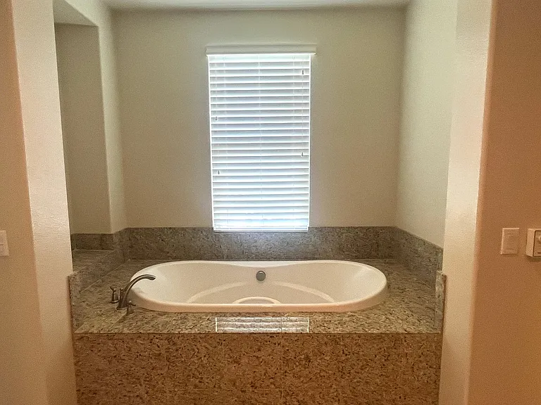 1134 Las Colinas Way — Photo 11