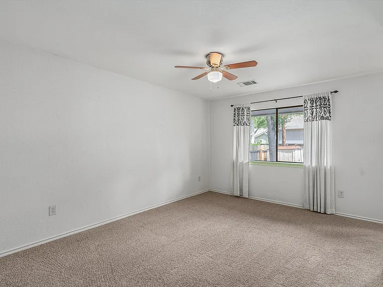 10057 Woodland Village Dr — Photo 13