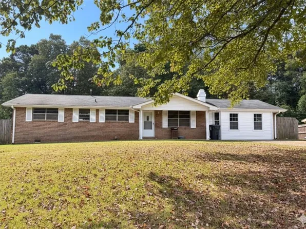 6045 S Bear Dr, Douglasville, GA 30135