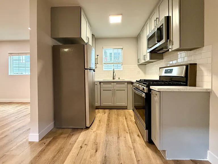 6938 Kester Ave #2 — Photo 4