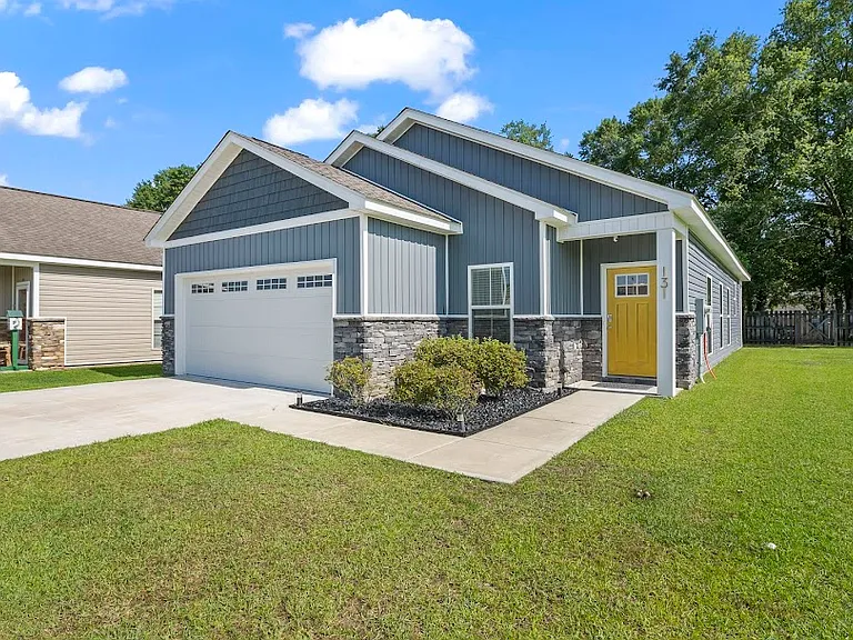 131 Heyward Dr — Photo 1