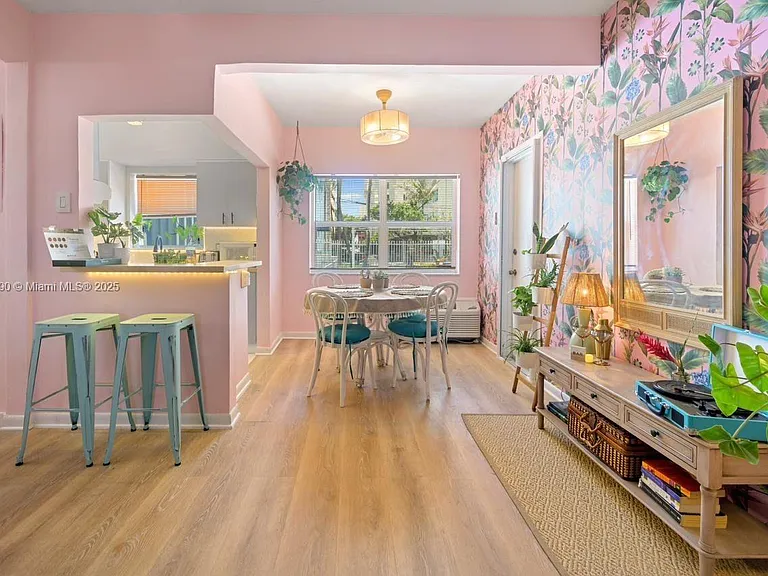 315 Van Buren St #104B — Photo 4