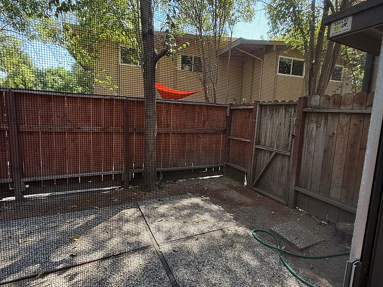 1352 Drake Dr #D — Photo 6