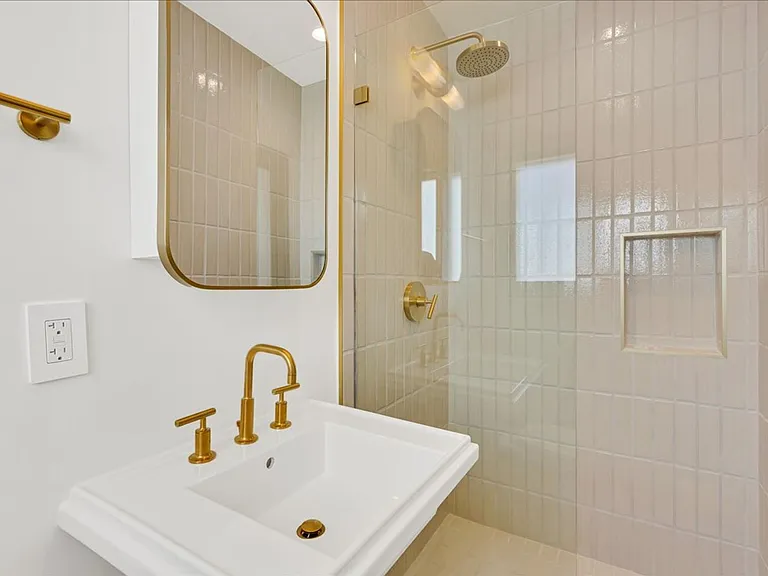210 S Hamilton Dr #9 — Photo 17