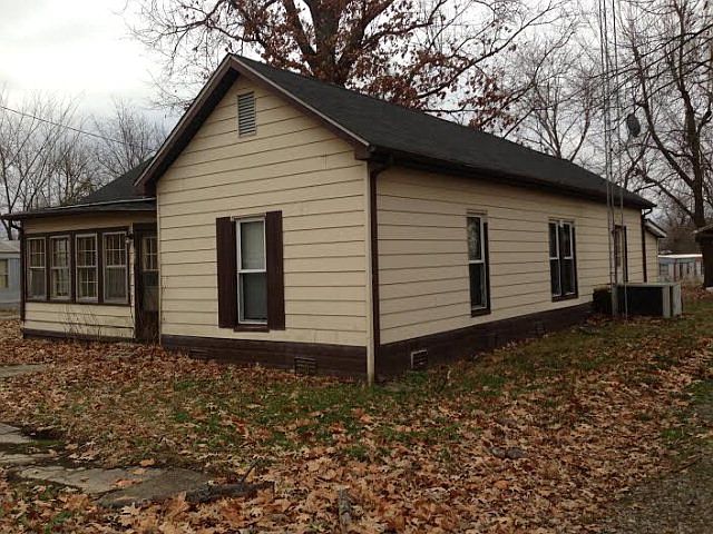 2nd image of 210 Christan St