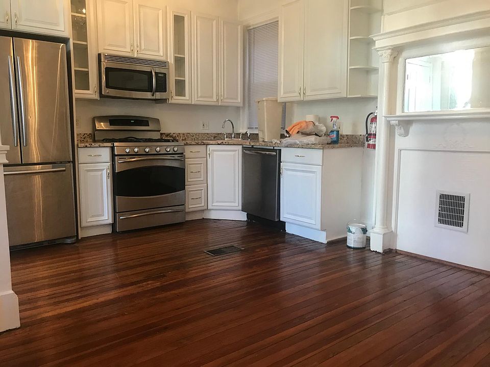 2nd image of 24 Todd Pl NE