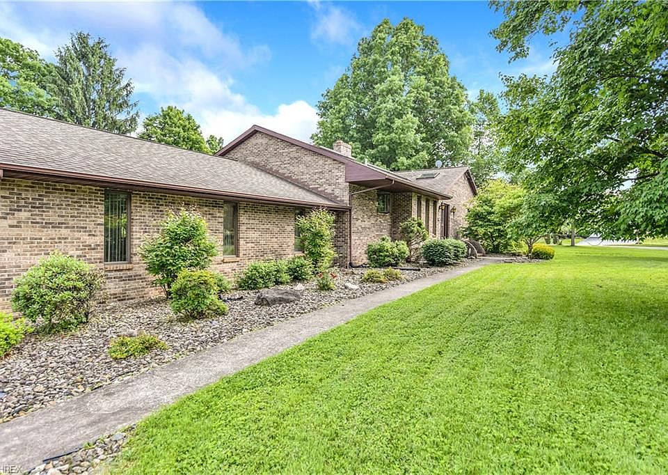 1st image of 123 Haviland Dr