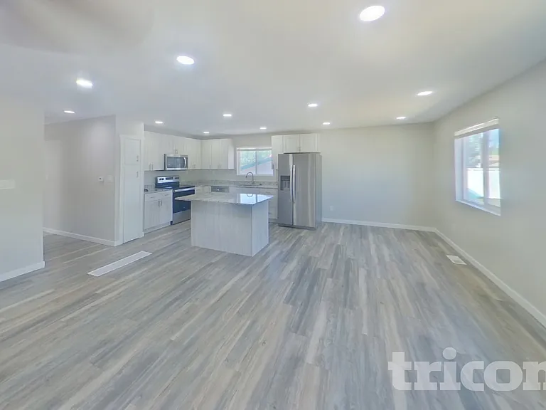 6955 Harding St — Photo 2