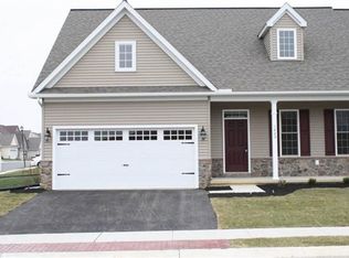 1423 Fieldstone Dr, Mount Joy, PA 17552