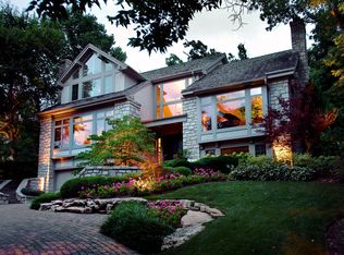 5415 Mission Dr, Mission Hills, KS 66208