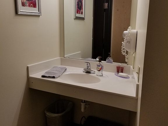 3rd image of 325 S Lake Ave #1214