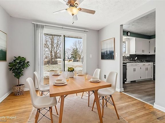 3rd image of 2465 Meadowside St NW