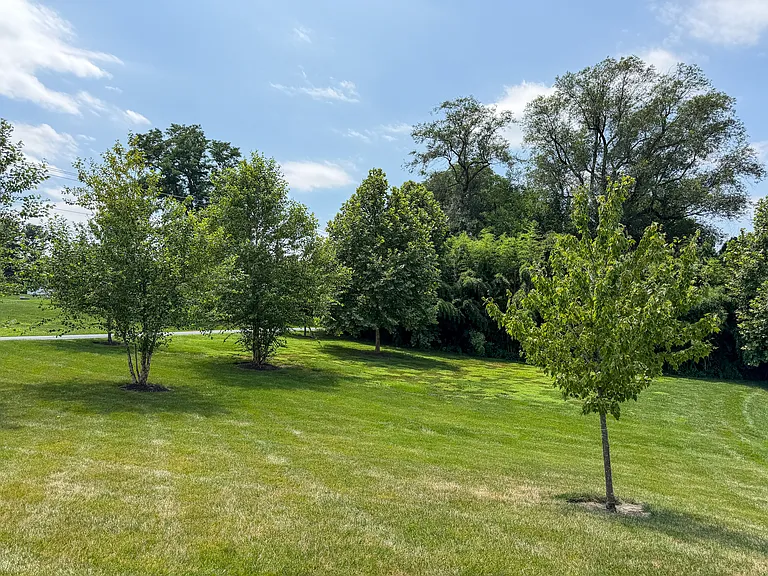 37 Southside Dr — Photo 24