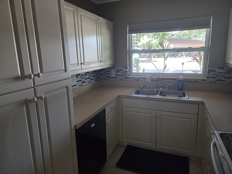 3056 Browning St — Photo 11