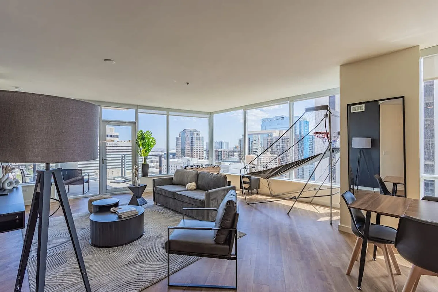 2 bed, 2.0 bath, 1399 sqft, $7,074 — Photo 2