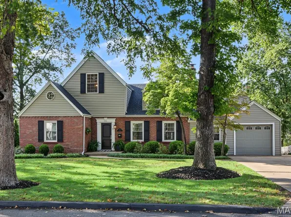 10 Southridge Dr, Saint Louis, MO 63122