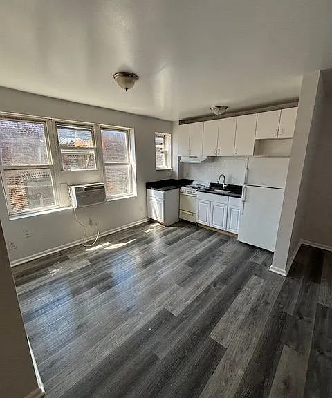 6243 S Ashland Ave #303 — Photo 1