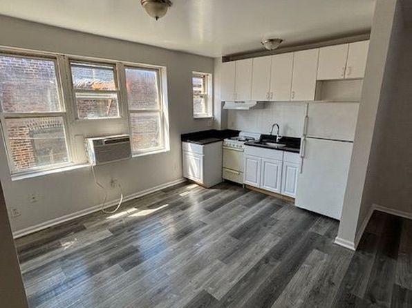6243 S Ashland Ave APT 303