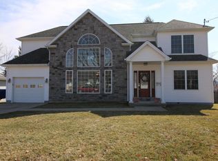 107 Clearview Ln, Peckville, PA 18452