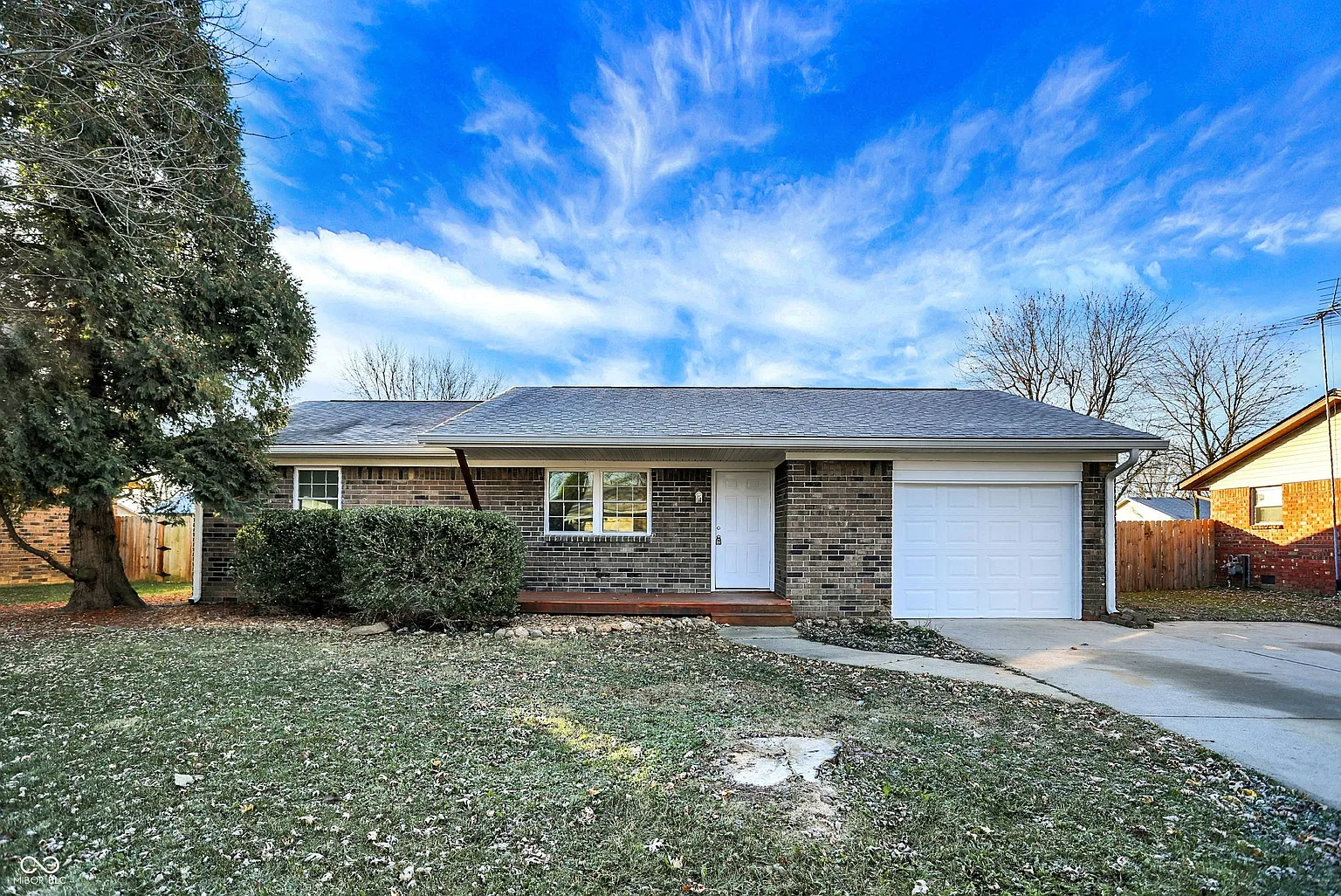 469 Springdale Dr photo 1
