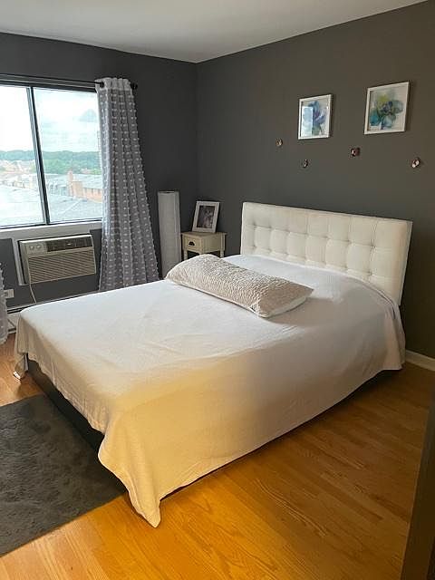 1st image of 5310 N Chester Ave APT 514