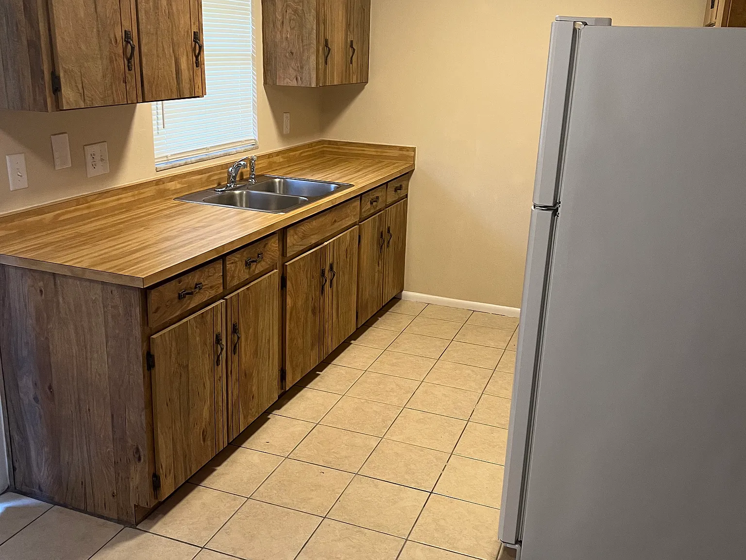 2 bed, 1100 sqft, $1,600 — Photo 2