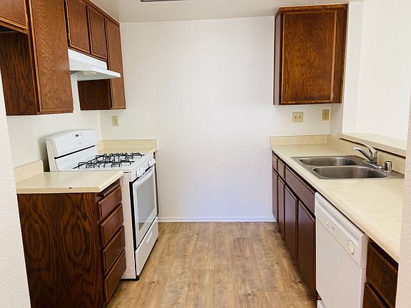 4th image of 3210 W Orange Ave APT 46