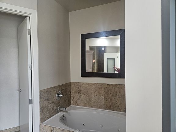 5th image of 360 E Desert Inn Rd #1401