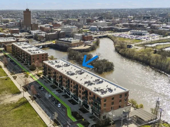 160 S River St Unit 305, Aurora, IL 60506