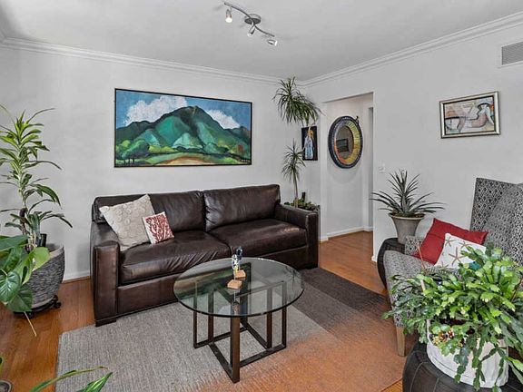 5th image of 9291 Hickory Hill Ct