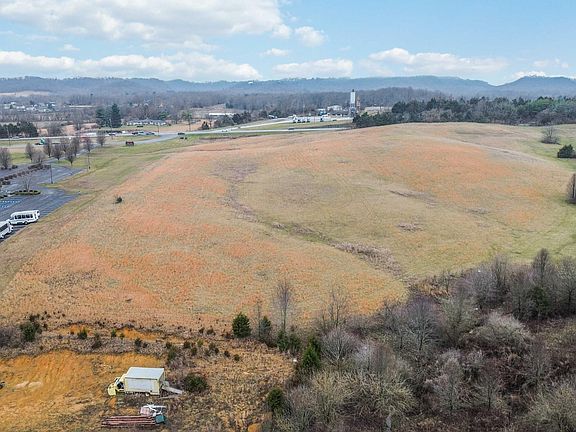 4th image of 19 Yates Rd