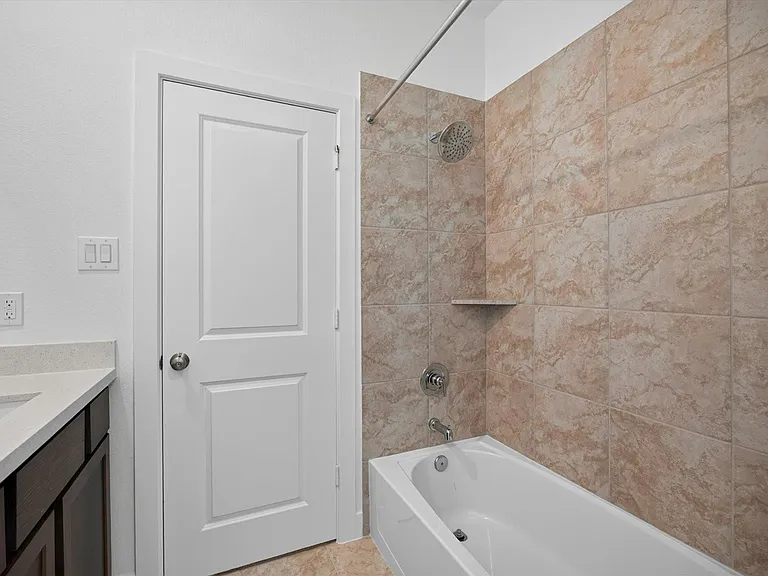 7410 Wildrye Meadow Ln — Photo 39