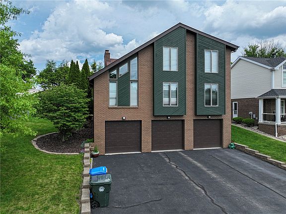 3rd image of 4993 Dolores Dr