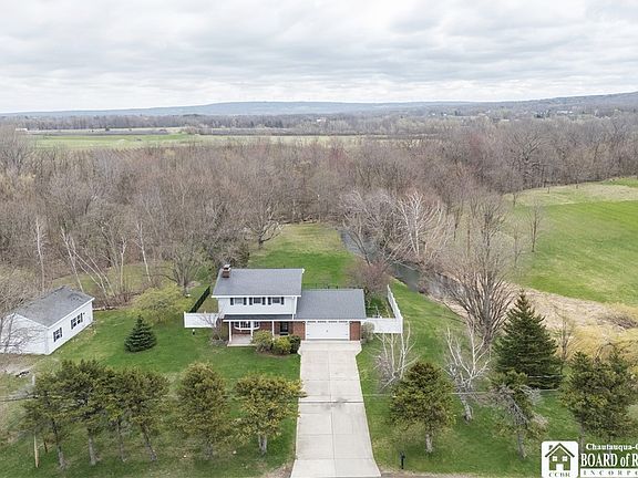 4th image of 9668 Adams Rd