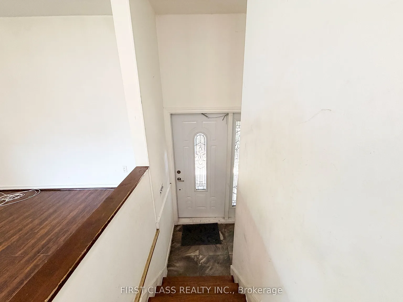 4 bed, $2,900 — Photo 2
