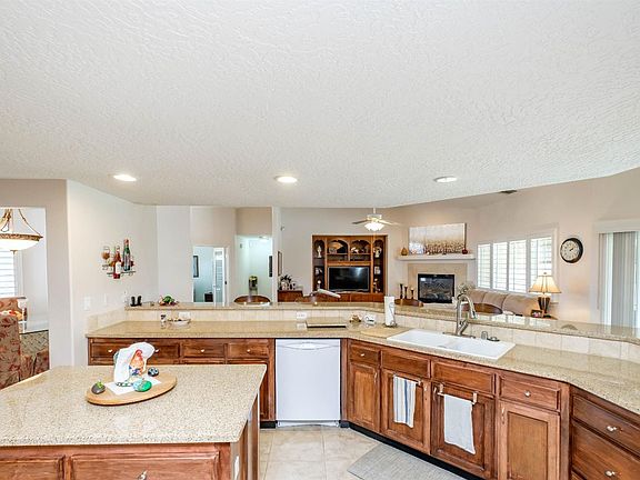5th image of 12472 Wild Rose Dr