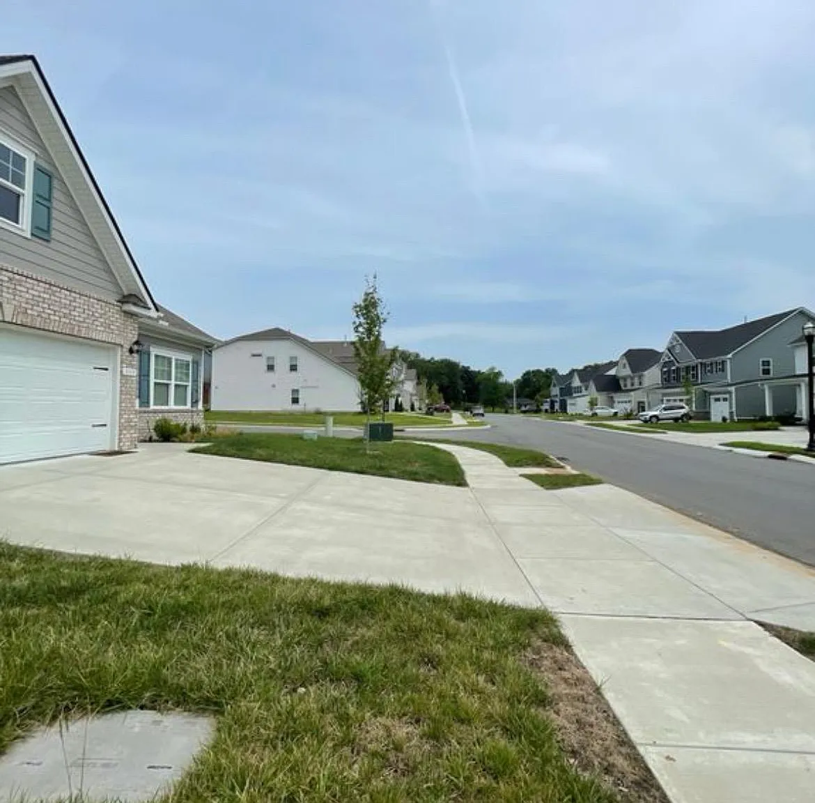 4 bed, 2800 sqft, $2,649 — Photo 3
