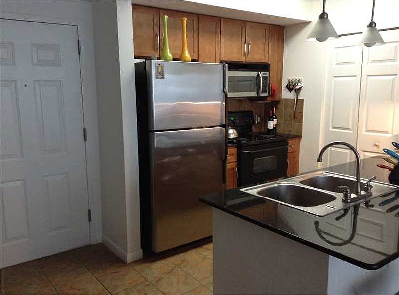 2nd image of 2000 N Bayshore Dr APT 809