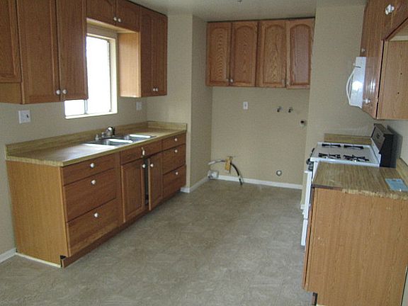 5th image of 17837 Joshua Grove Ave