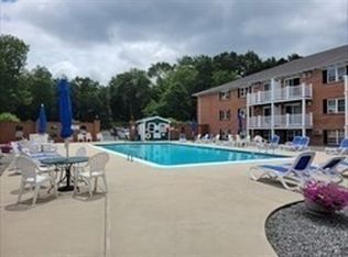 10 Leonard Rd #10, Boxborough, MA 01719