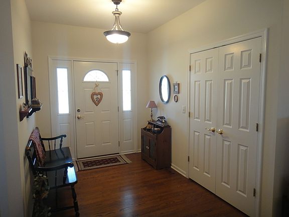 4th image of 328 Alden Dr