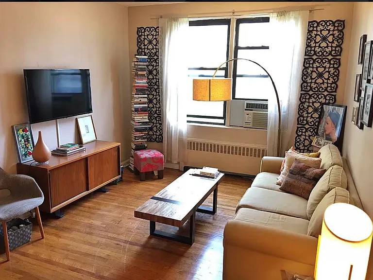 120 E 62nd St #3D — Photo 2