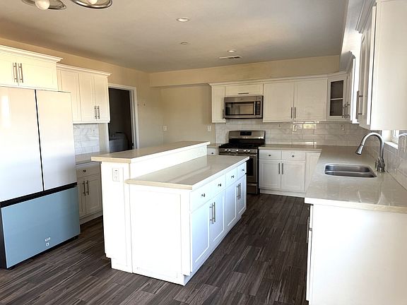 3rd image of 424 W 2nd St Unit A