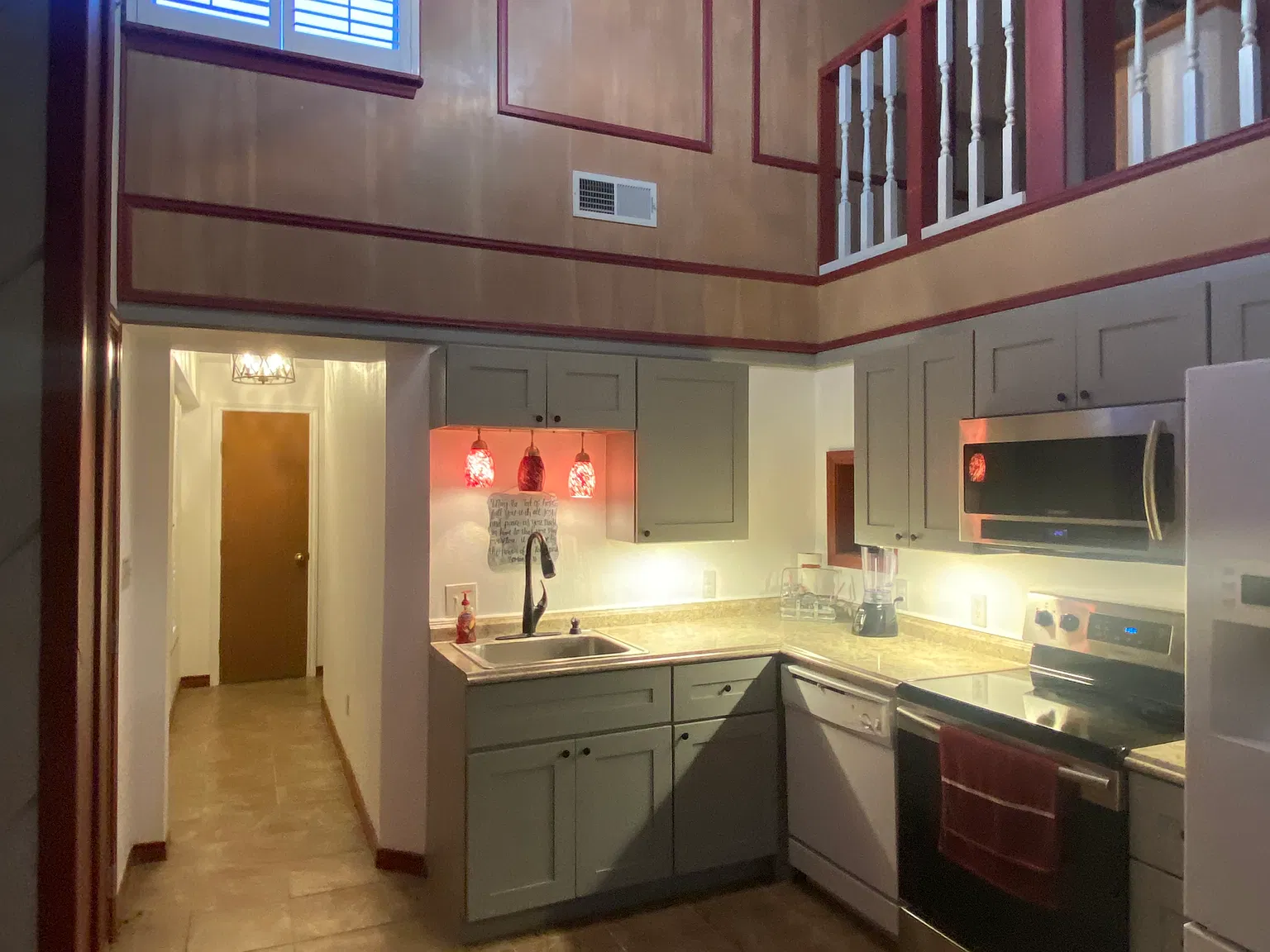 2 bed, 1400 sqft, $1,935 — Photo 2