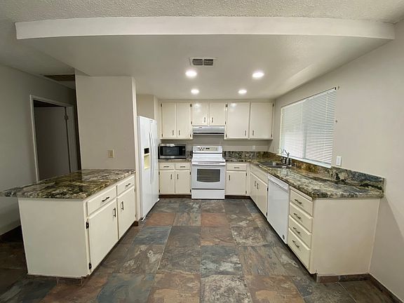 4th image of 2892 Azevedo Dr #A