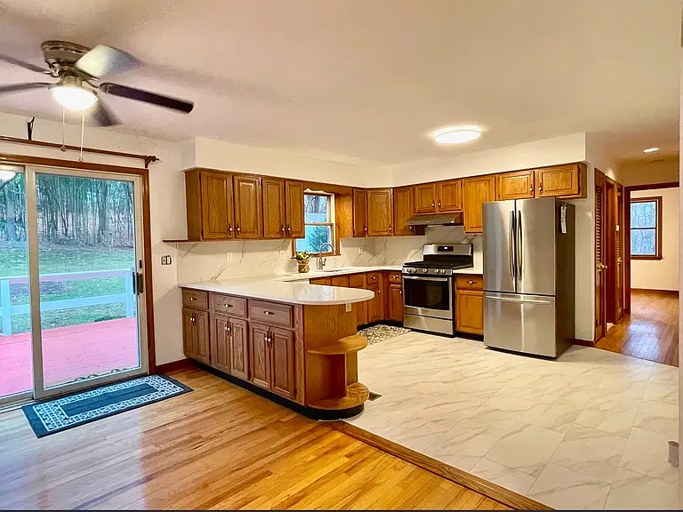 214 Old Town Rd — Photo 4