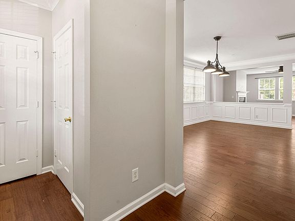 4th image of 1113 Brookhill Way