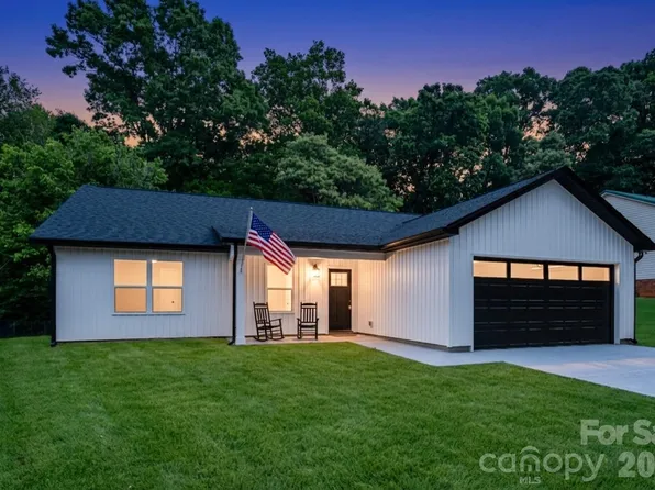 505 Randa Dr, Statesville, NC 28625