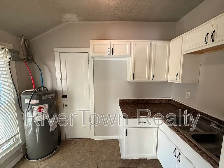 1297 S Prescott St — Photo 3